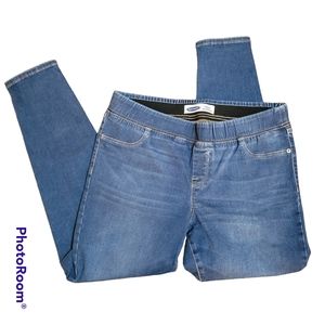 Size 14 Old Navy Rockstar denim jeggings